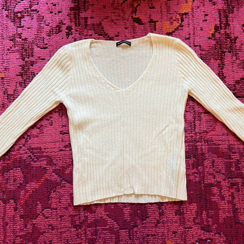 Brandy melville vneck ribbed knit sweater